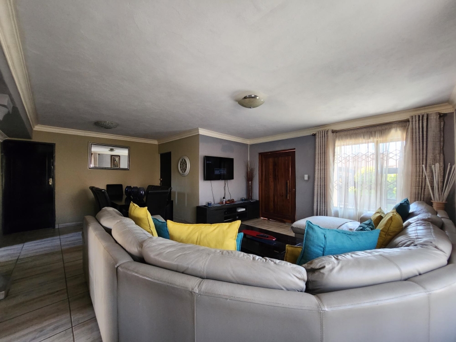 4 Bedroom Property for Sale in Tlhabane West North West